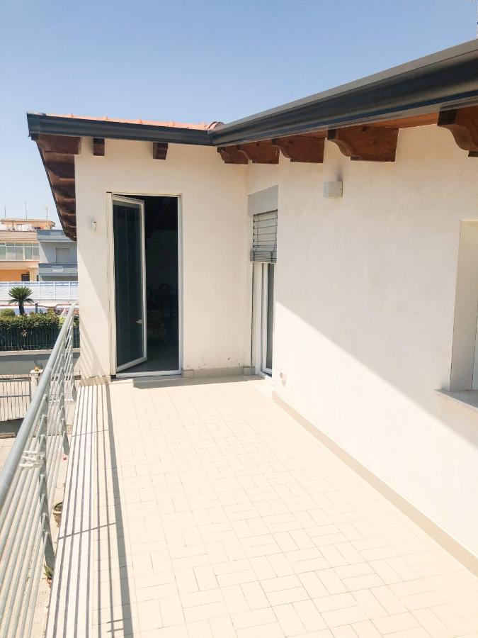 "La Casa Di Ale" Modern Suite Mondragone Exteriör bild